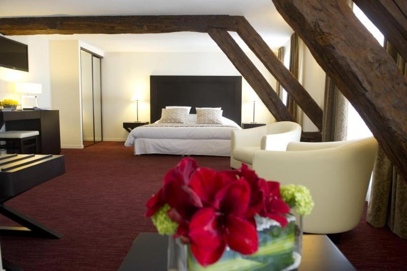 סולי-סיר-לואר Hotel Burgevin חדר תמונה