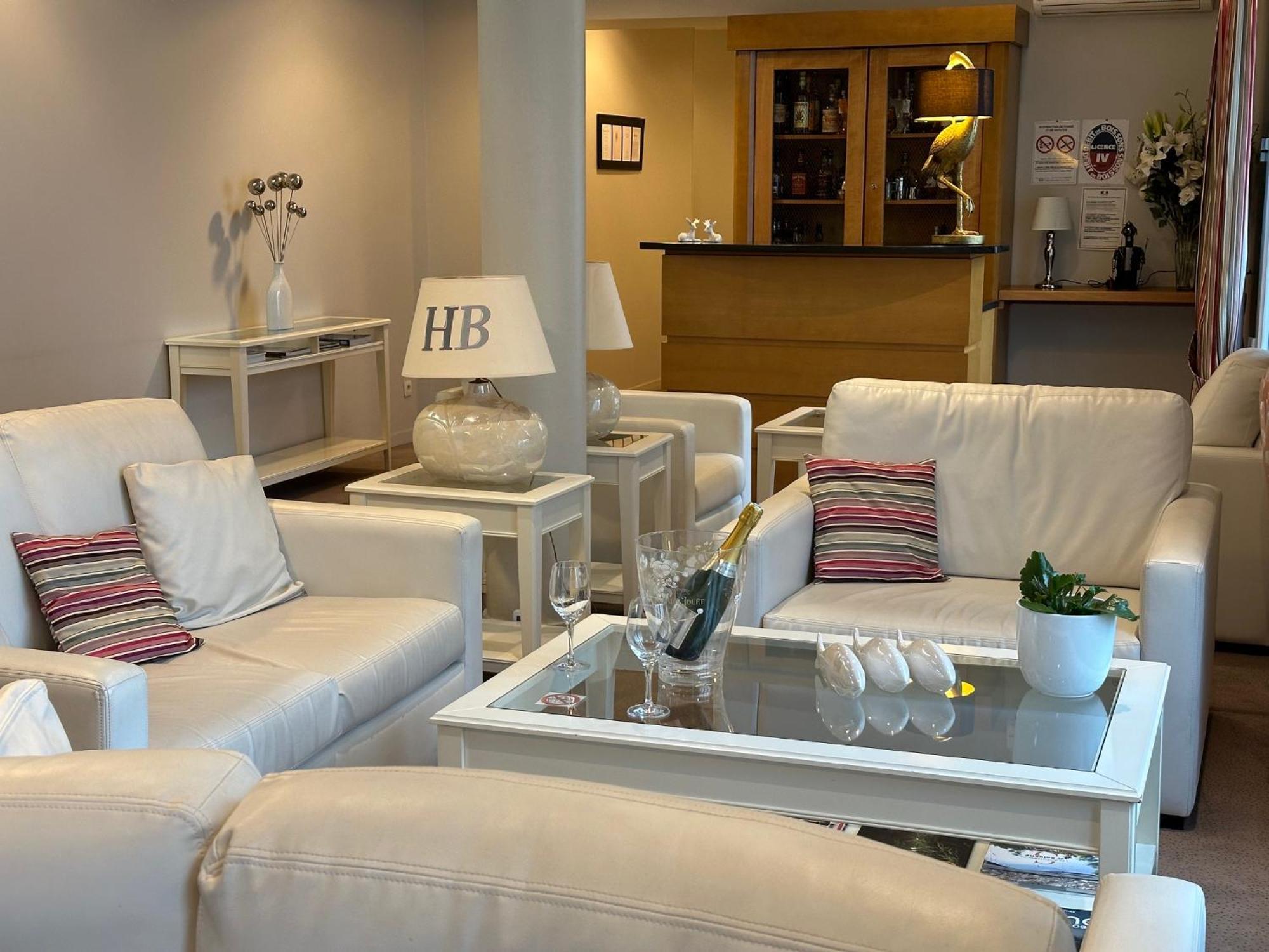 סולי-סיר-לואר Hotel Burgevin מראה חיצוני תמונה