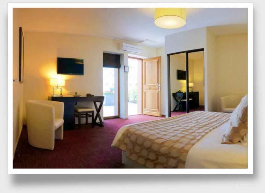 סולי-סיר-לואר Hotel Burgevin מראה חיצוני תמונה