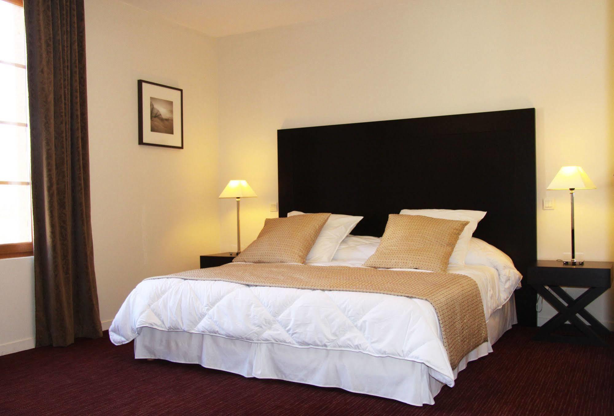 סולי-סיר-לואר Hotel Burgevin מראה חיצוני תמונה